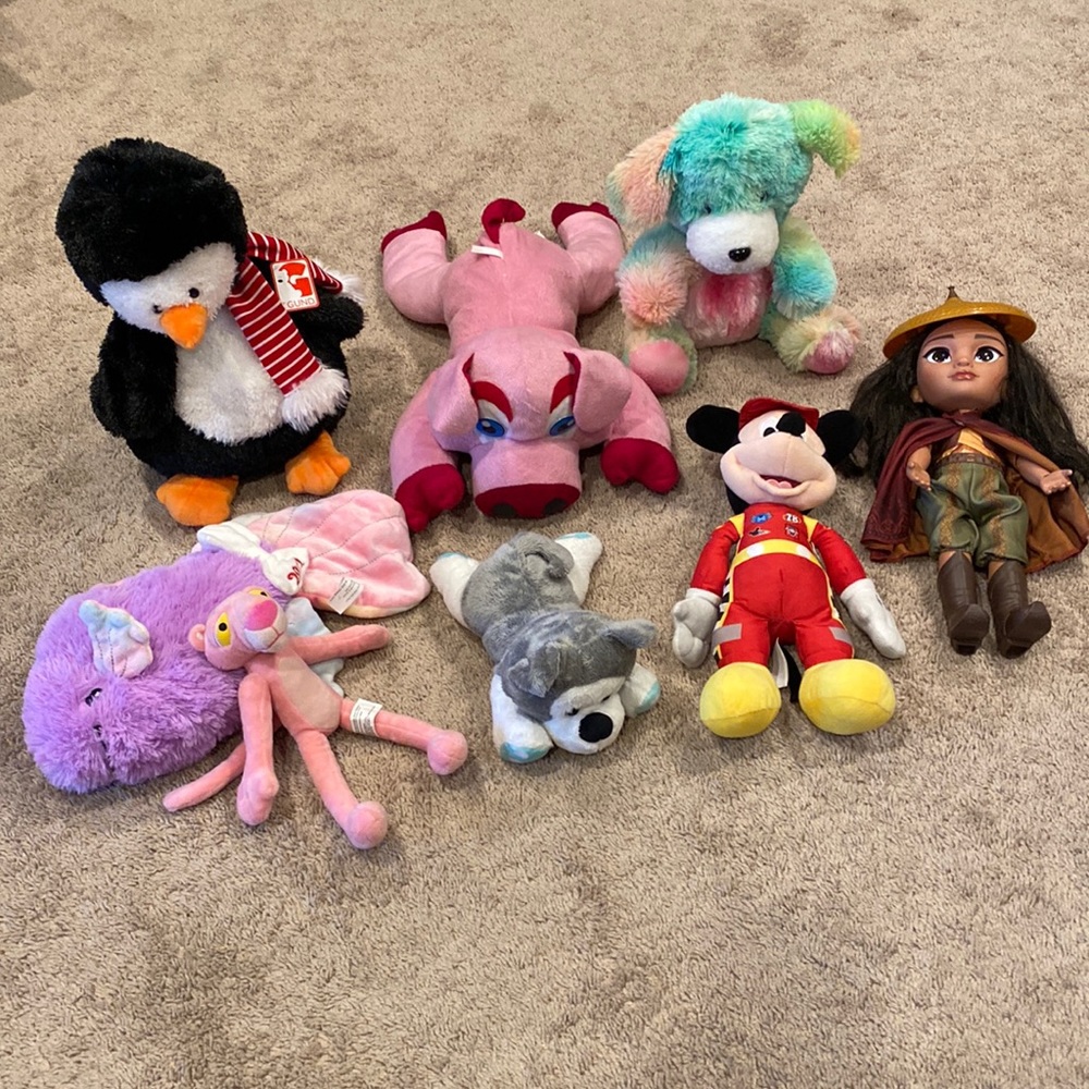 Stuffed Animals and Doll Lot